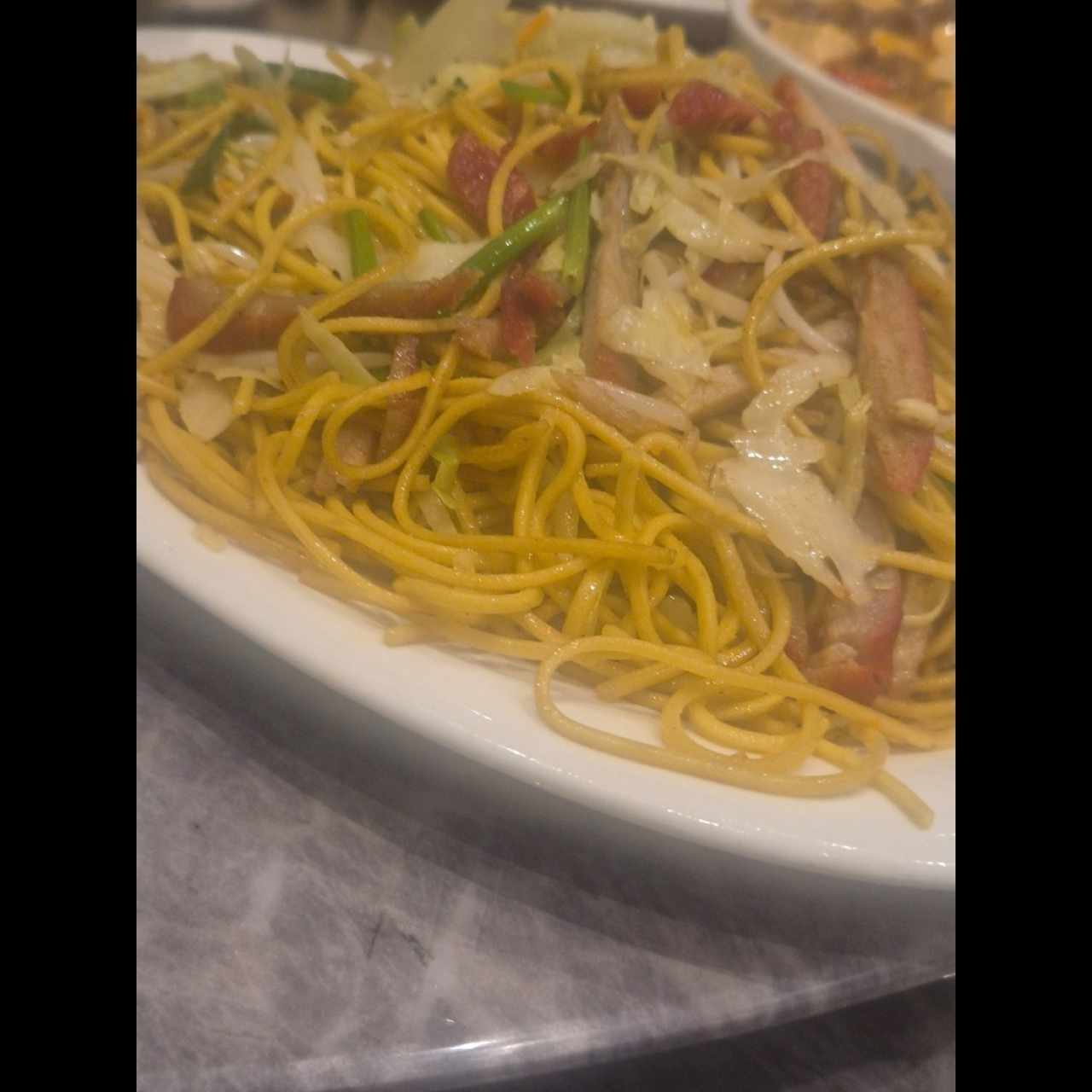 Chow mein de puerco