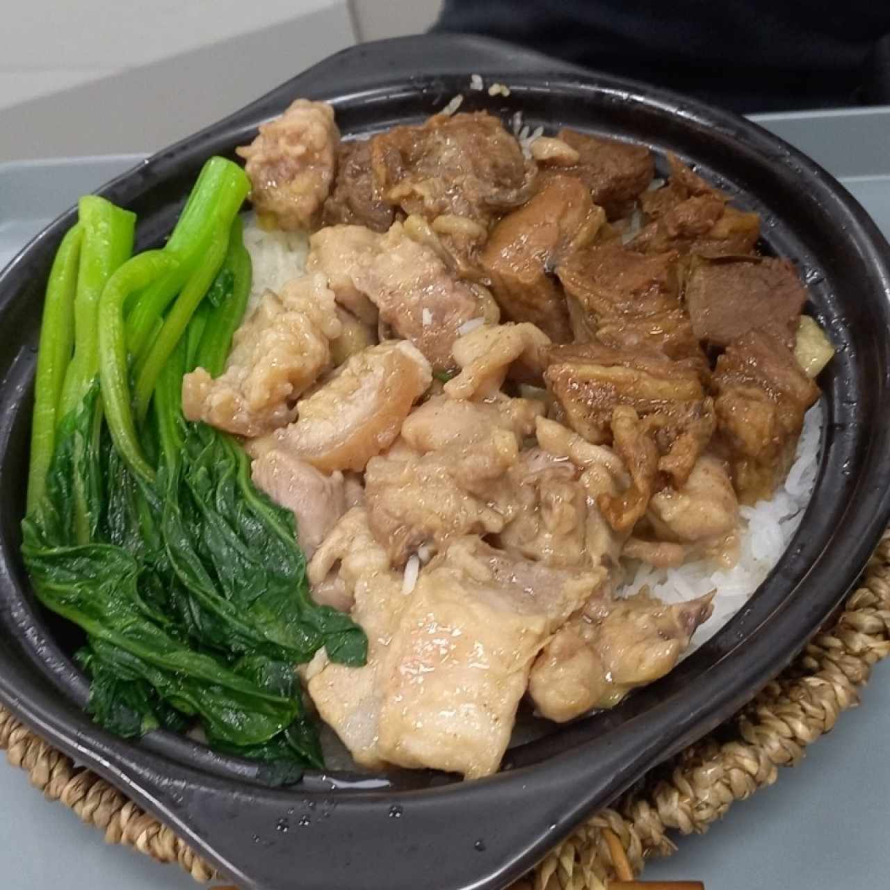 clay pot cerdo y falda de res