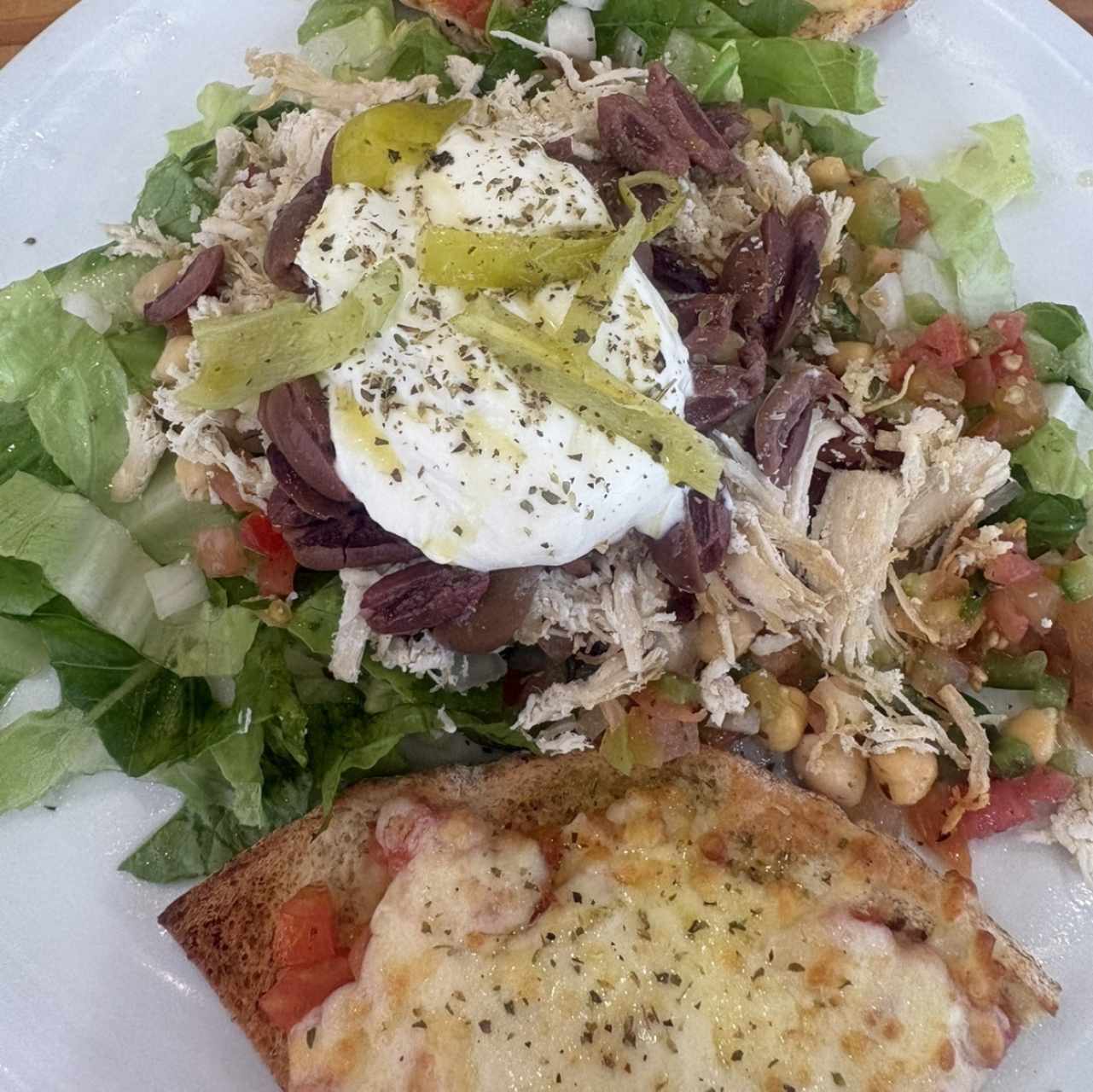 Ensaladas - Ensalada Kretan con pollo extra 