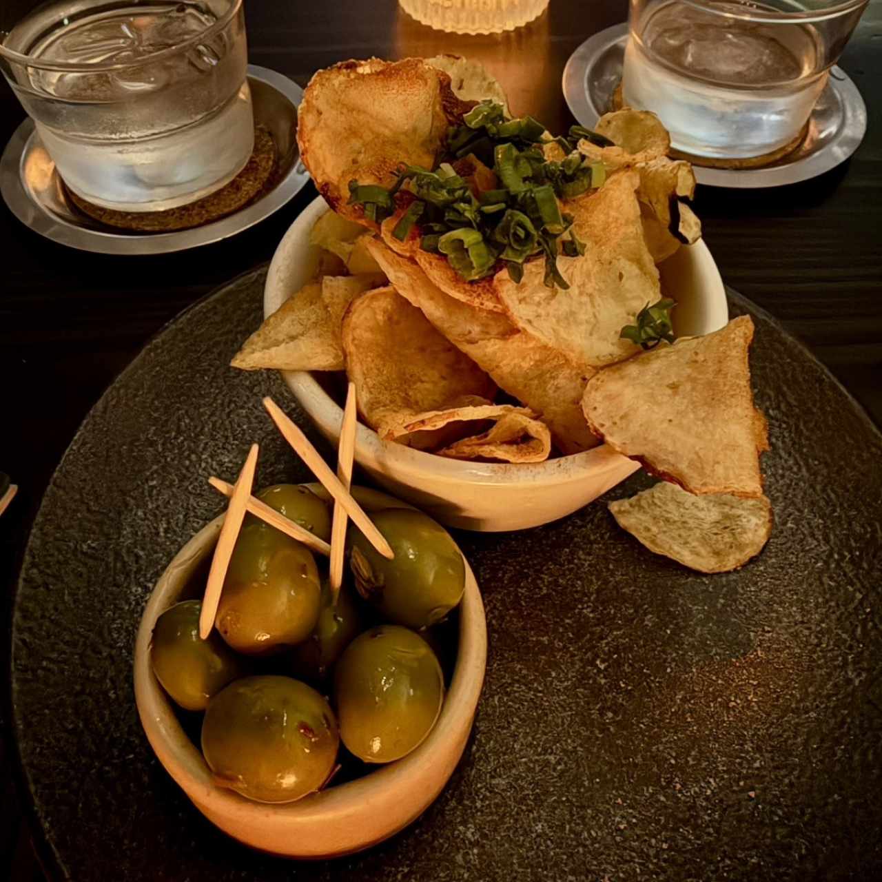 Chips & olives