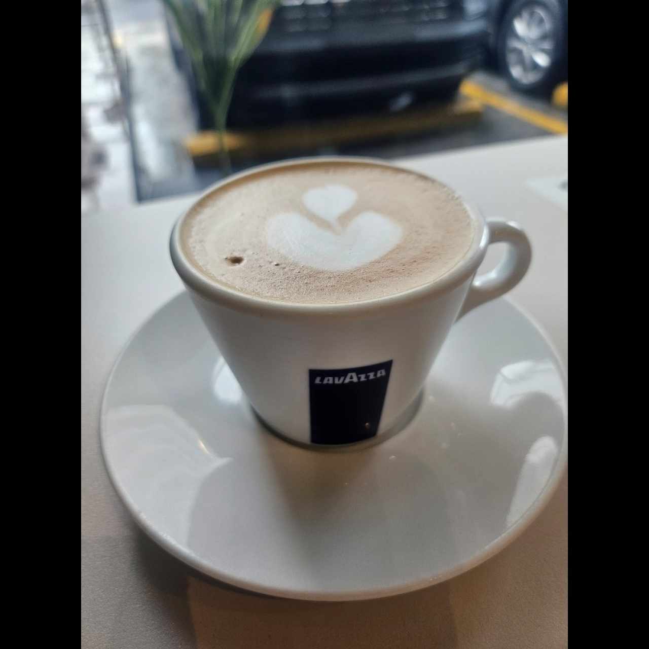 BEBIDAS CALIENTES - Capuccino-Latte