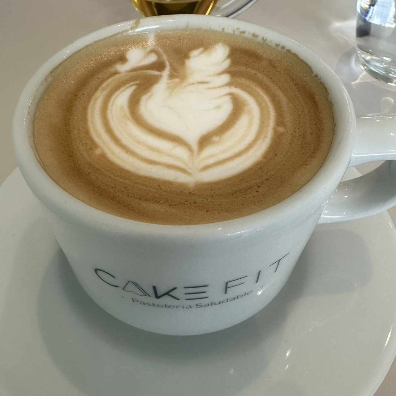 BEBIDAS CALIENTES - Cafés: Capuccino Latte