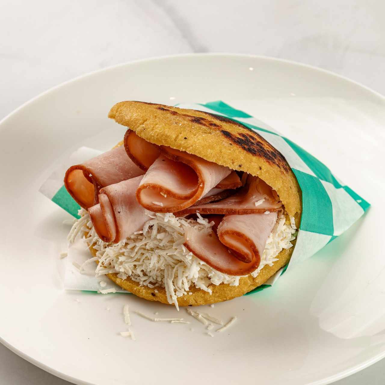 Arepa con Jamón y Queso (unidad)