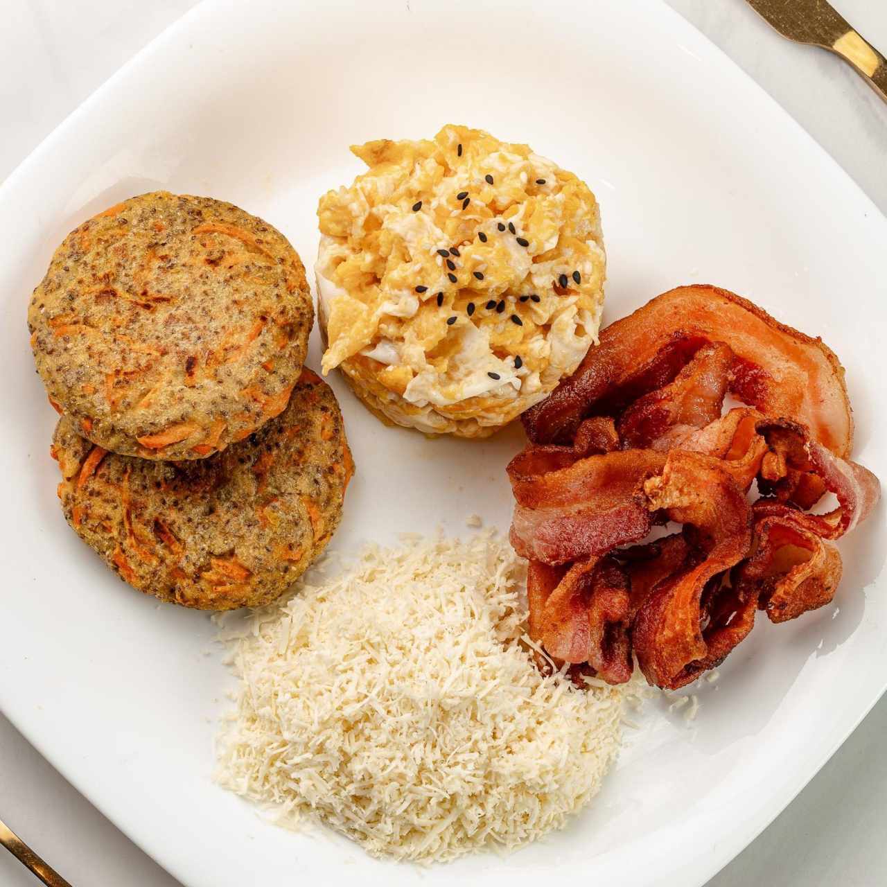 Arepas con Bacon Huevo y Queso