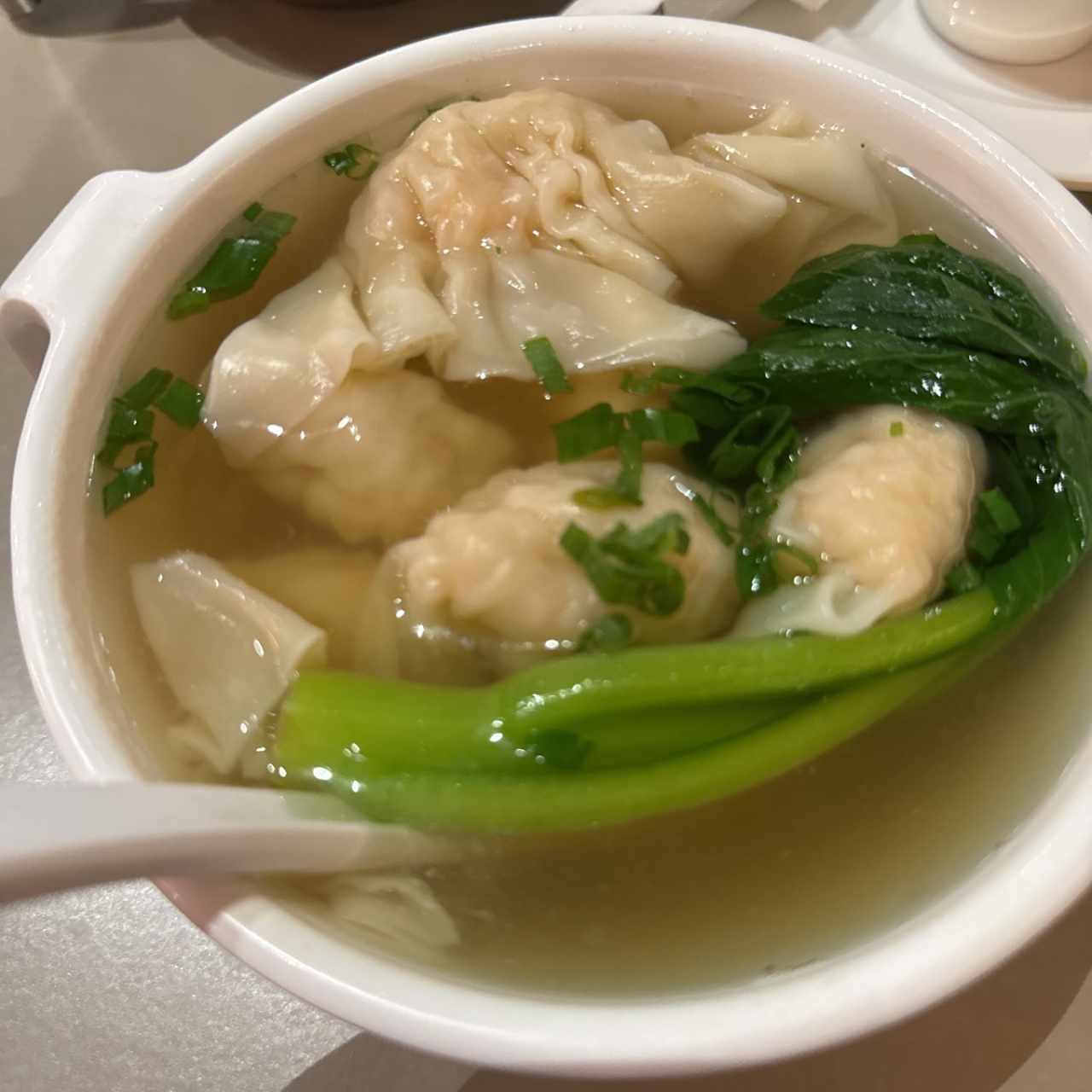 SOPA DE WANTON DE CAMARONES