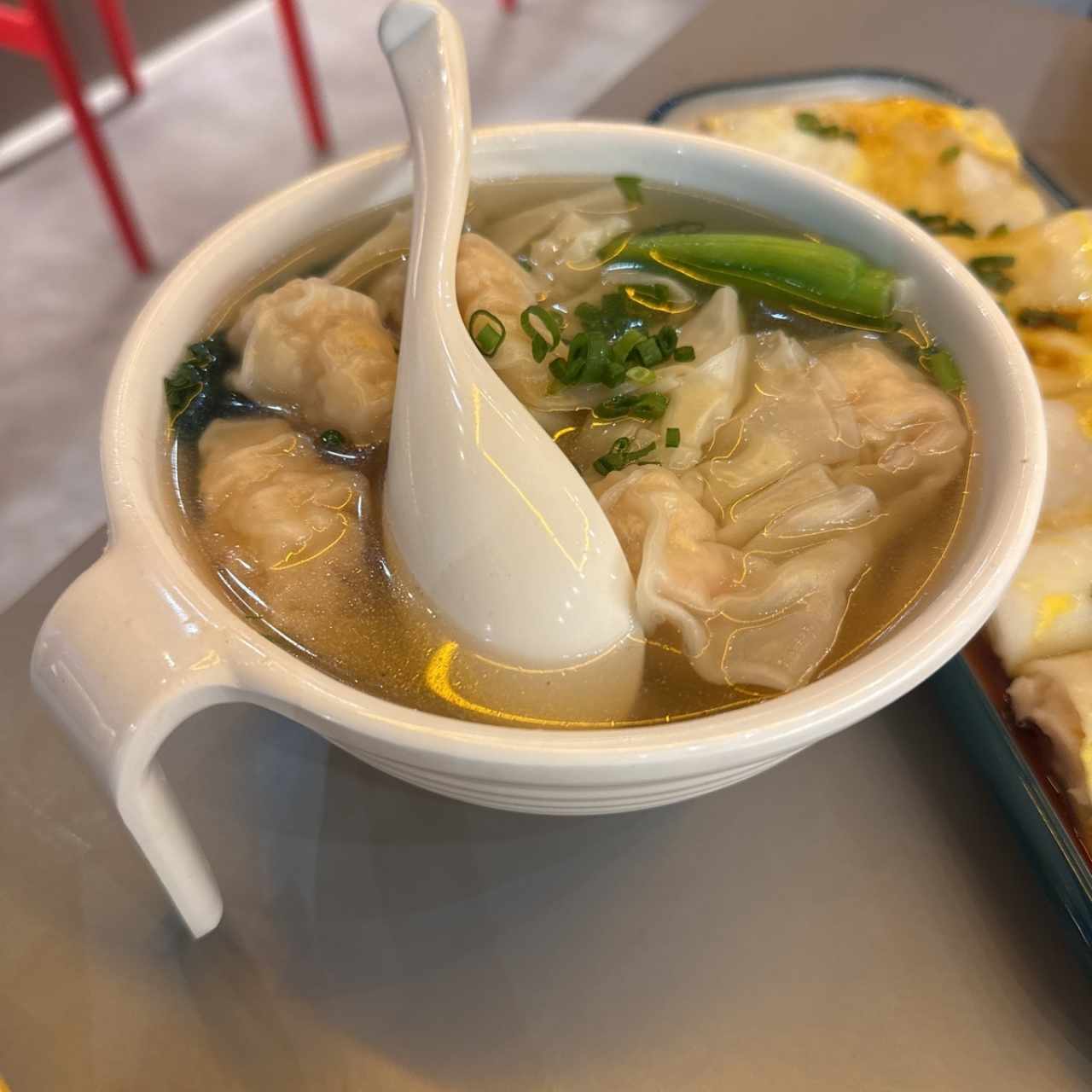 SOPA DE WANTON DE CAMARONES