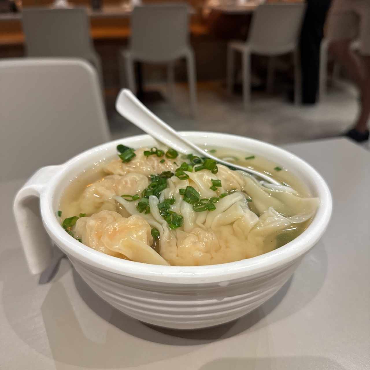 SOPA DE WANTON DE CAMARONES