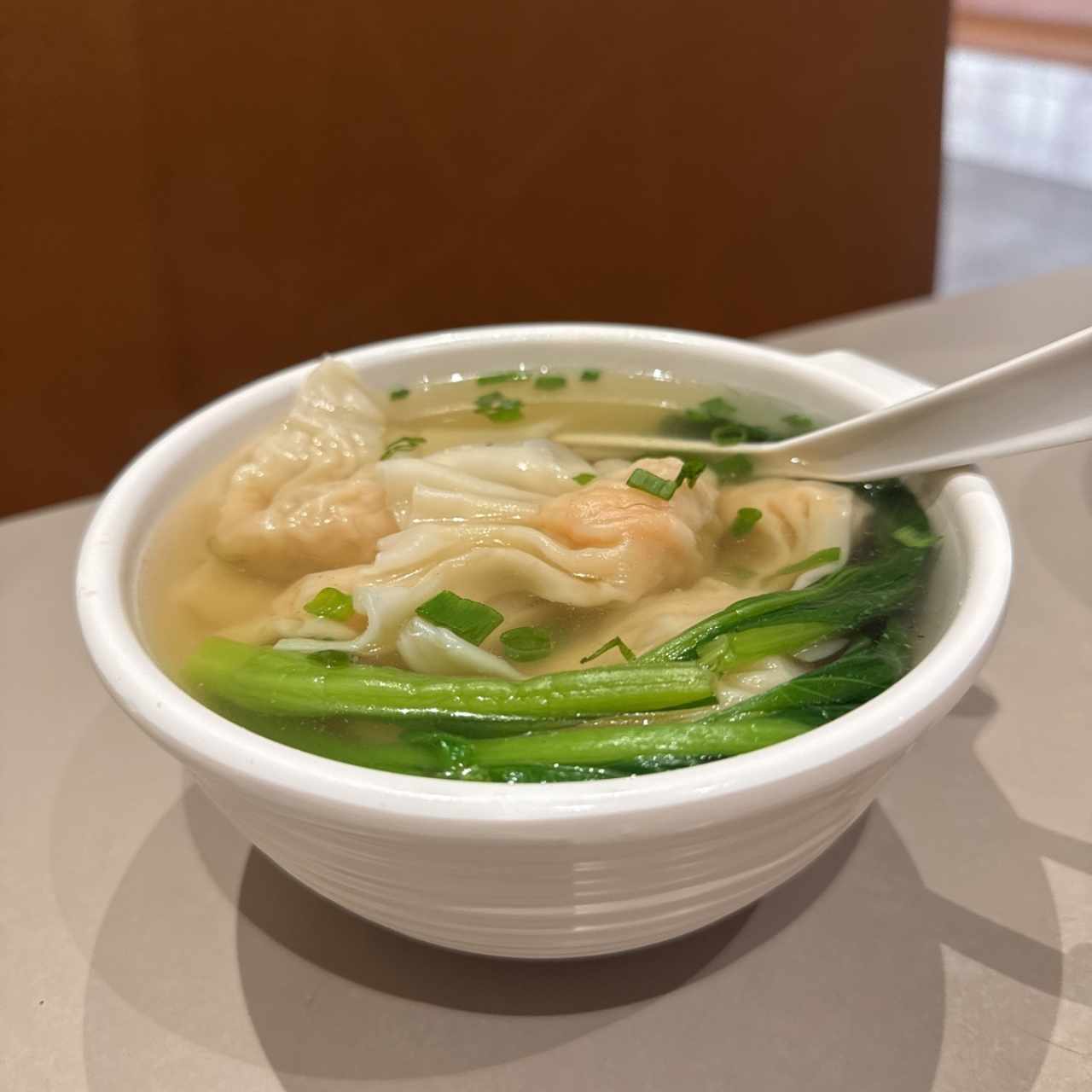 SOPA DE WANTON DE CAMARONES