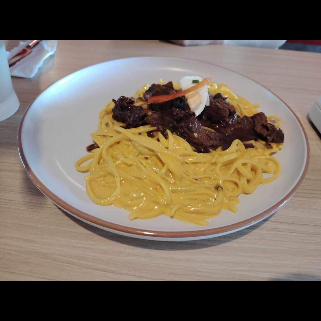 PLATOS FUERTES - Lomo Huancaino