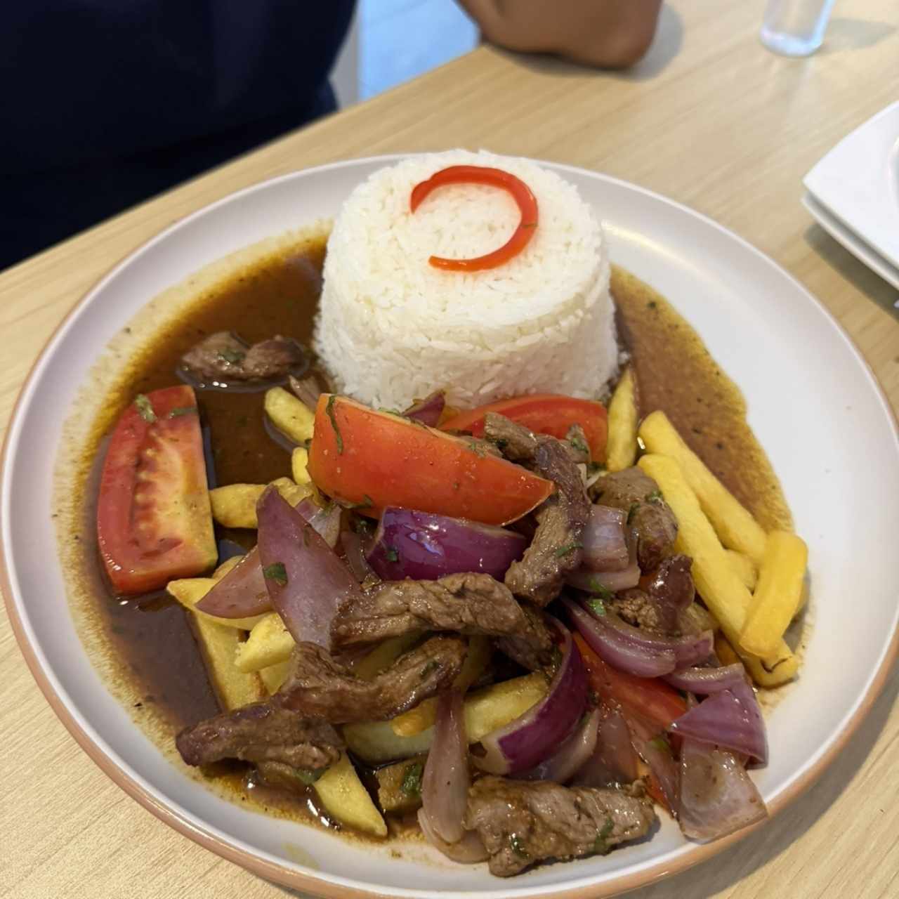 PLATOS FUERTES - Lomo Saltado
