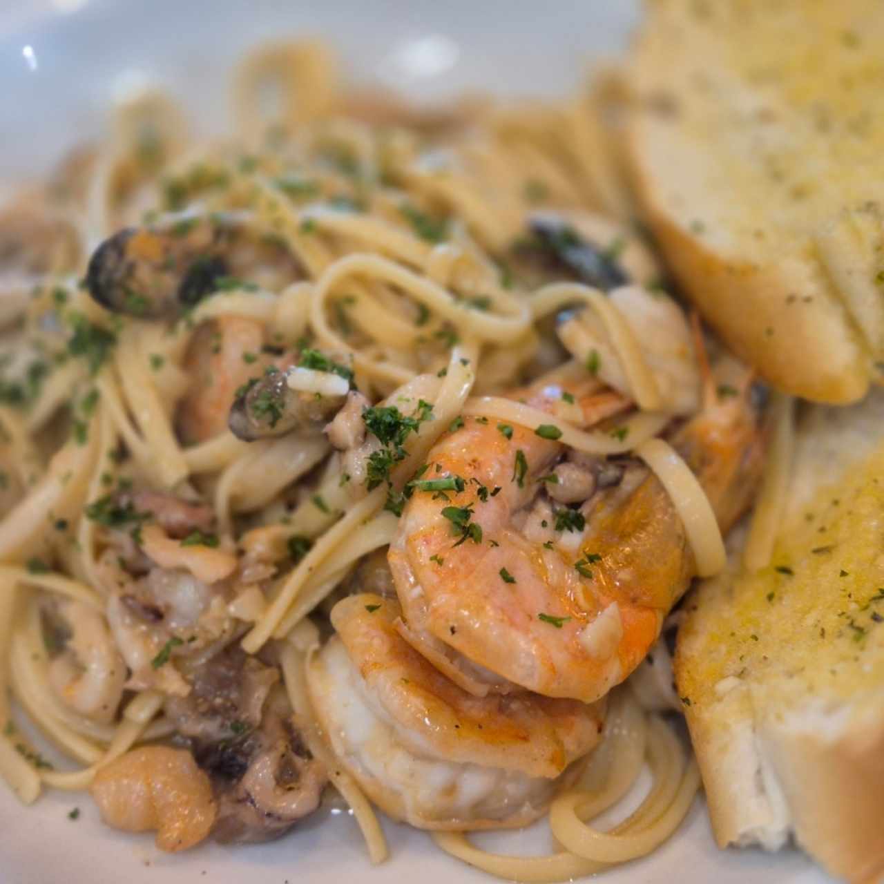 Linguini ai Frutti di Mare al Olio