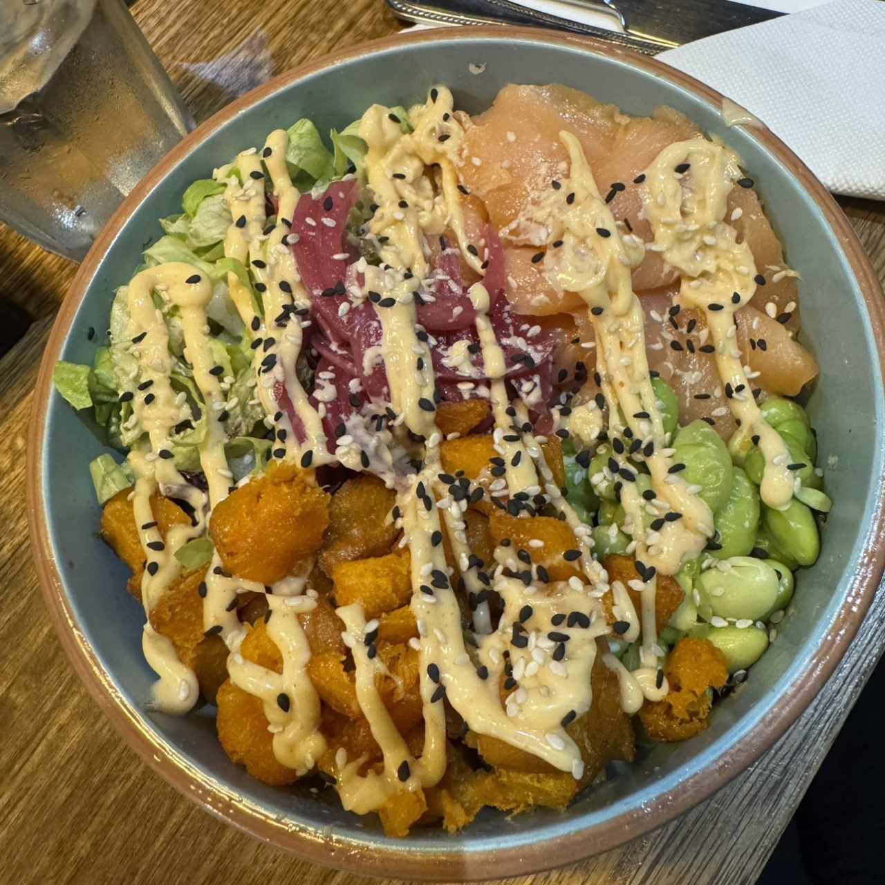 Poke bowl salmon 
