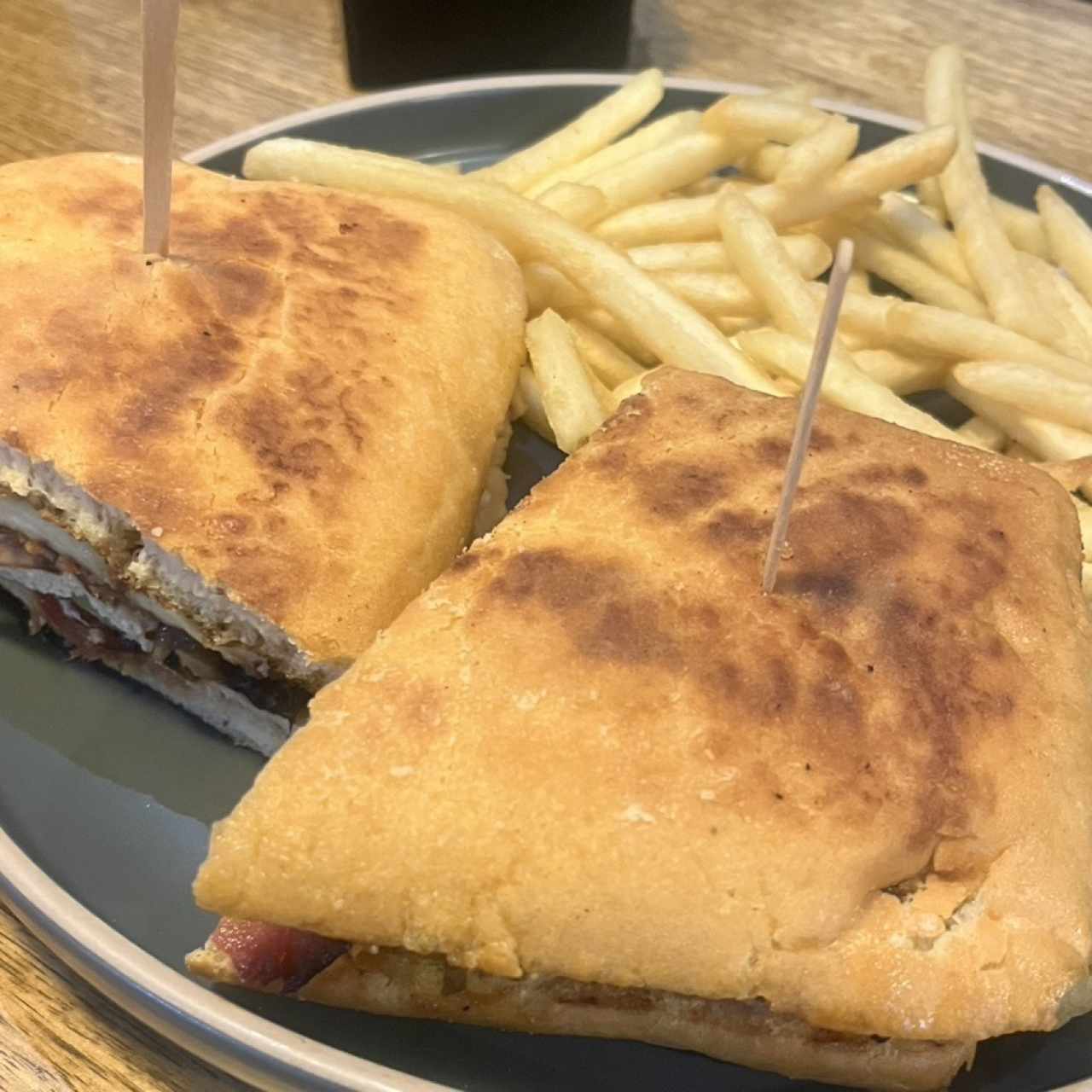 Emparedado pollo club