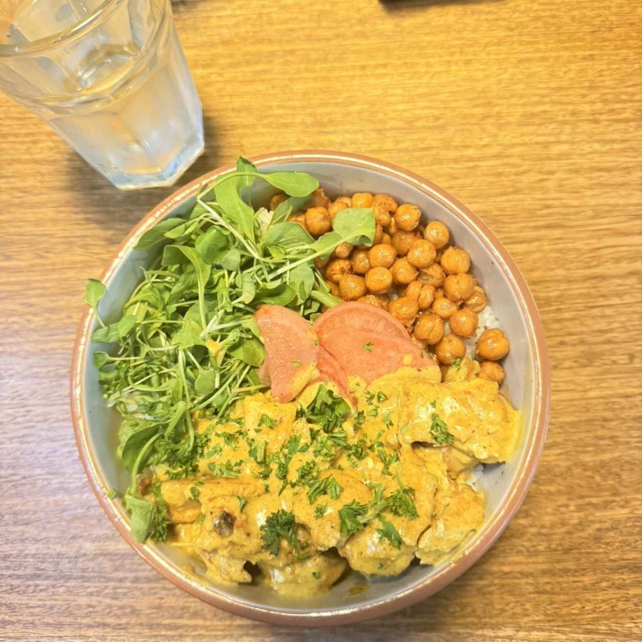 Bowl chicken al curry 