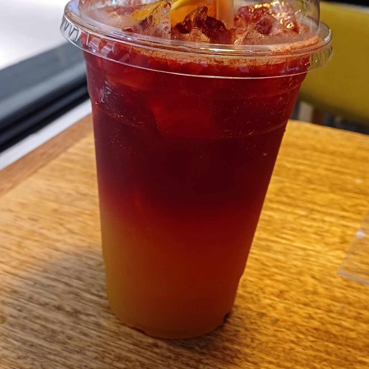 Mocktail- Saril, Piña, Naranja y un toque de Canela.