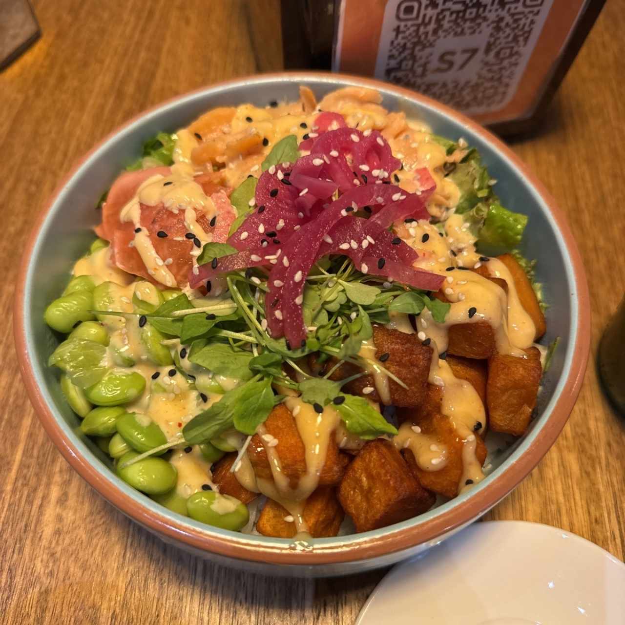 Poke bowl salmon 