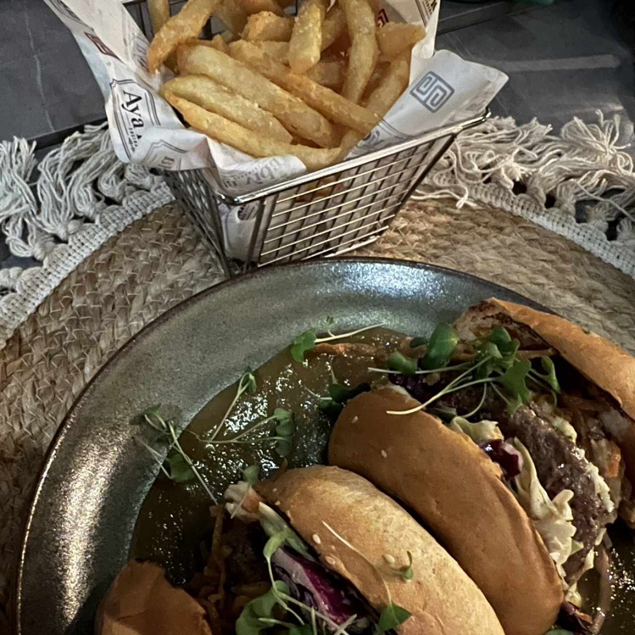 Hamburguesa 10 de Noviembre