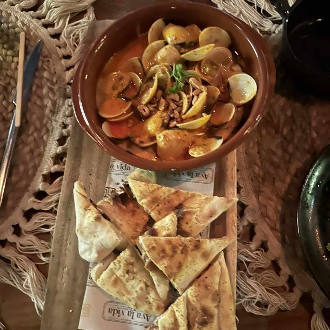 Almejas y Chorizo Tableño Hasta la Guacha
