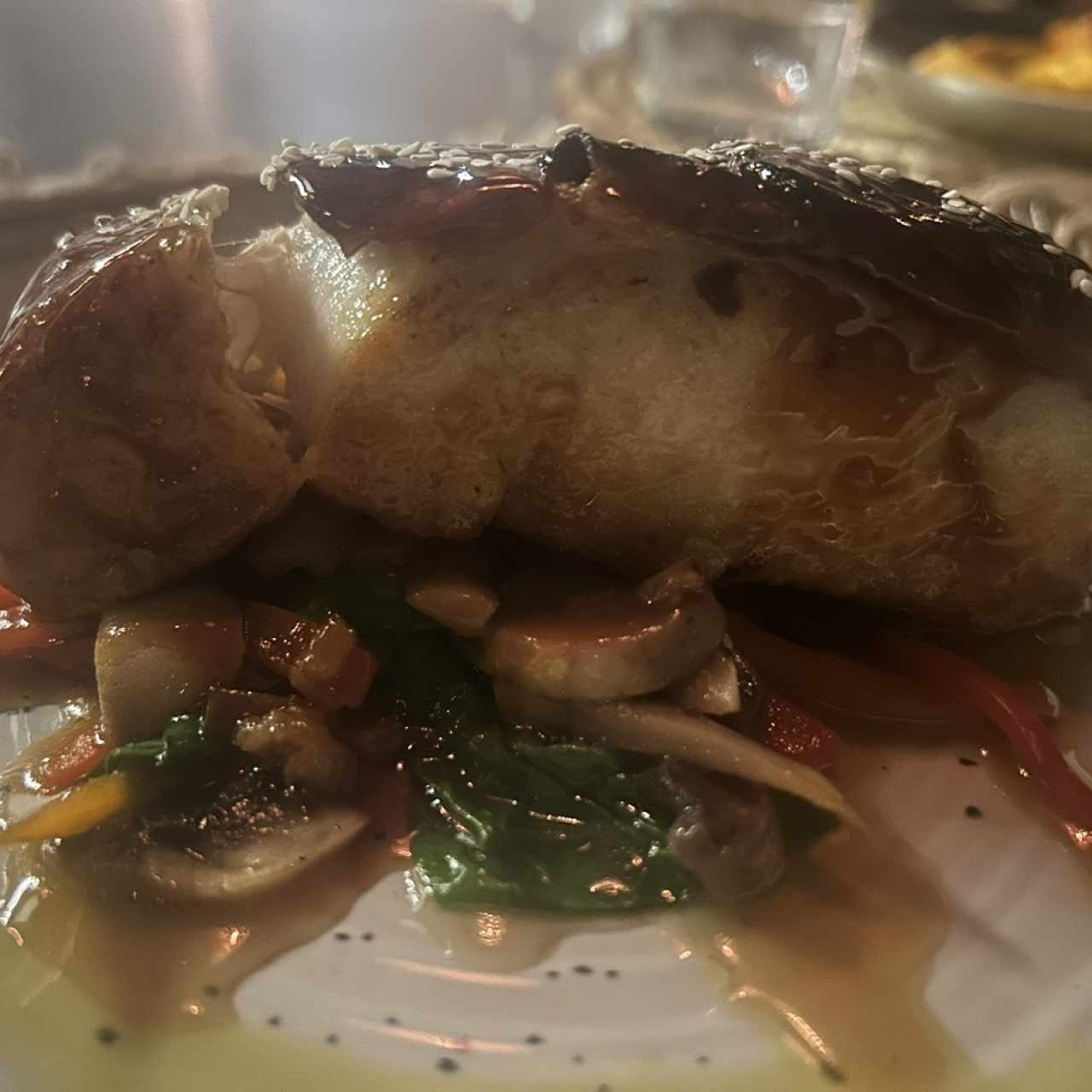 Pescas del día con salsa pal el pescao (GF)