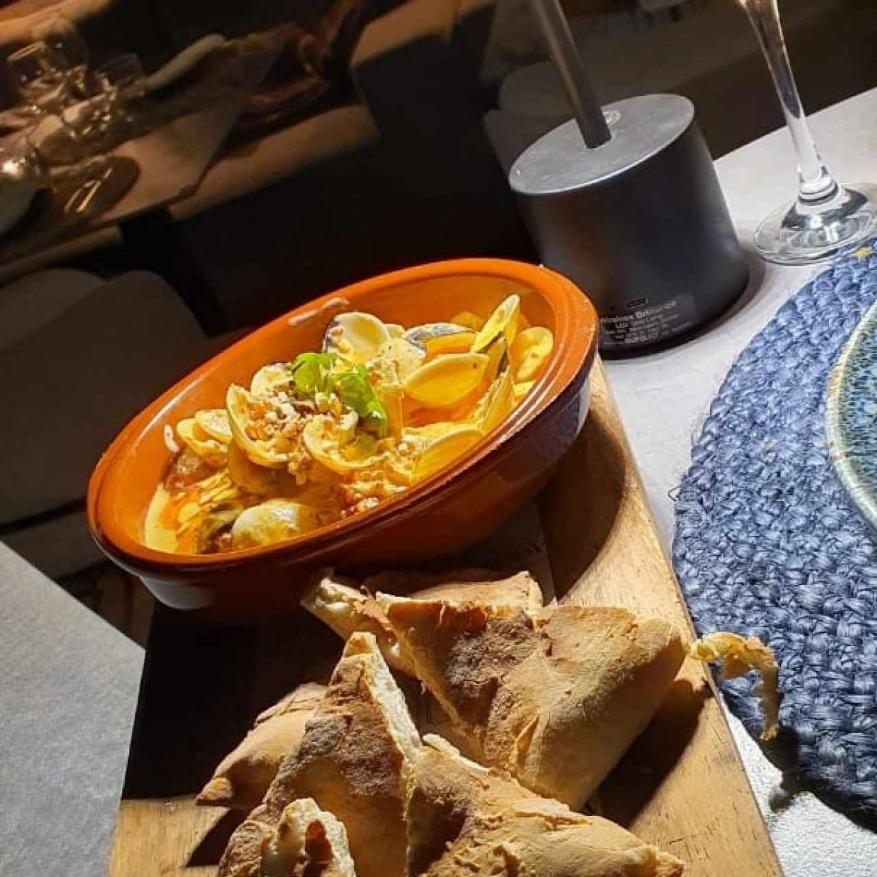 Almejas y Chorizo Tableño Hasta la Guacha