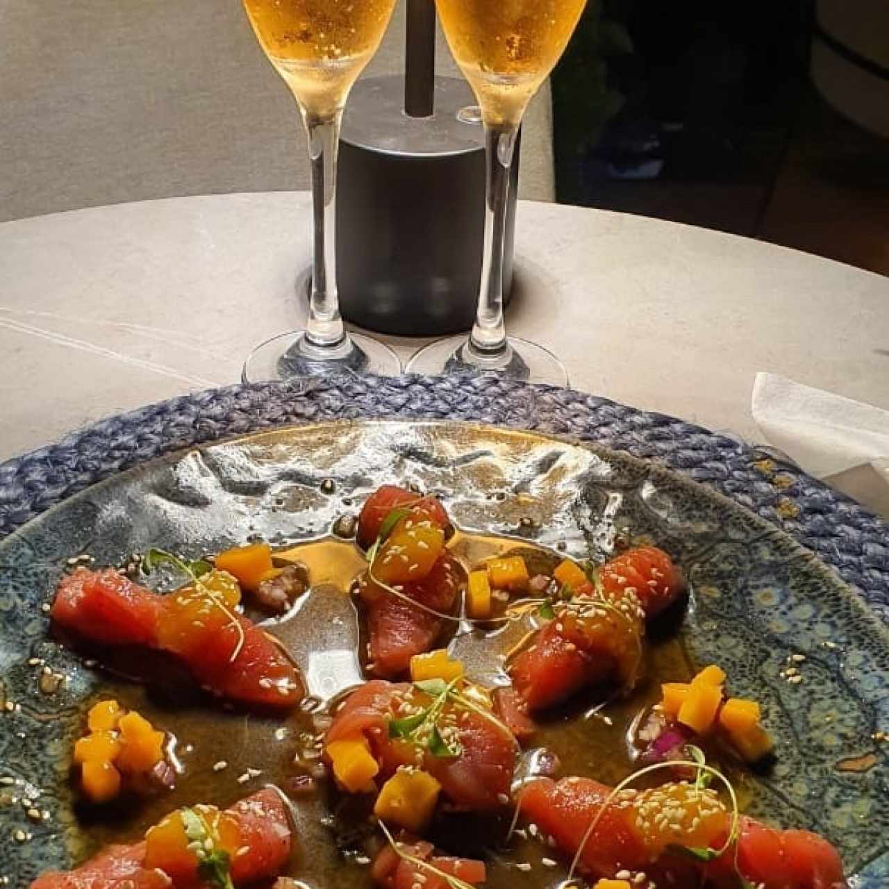 Tiradito de Atún Con los mangos bajitos (GF)