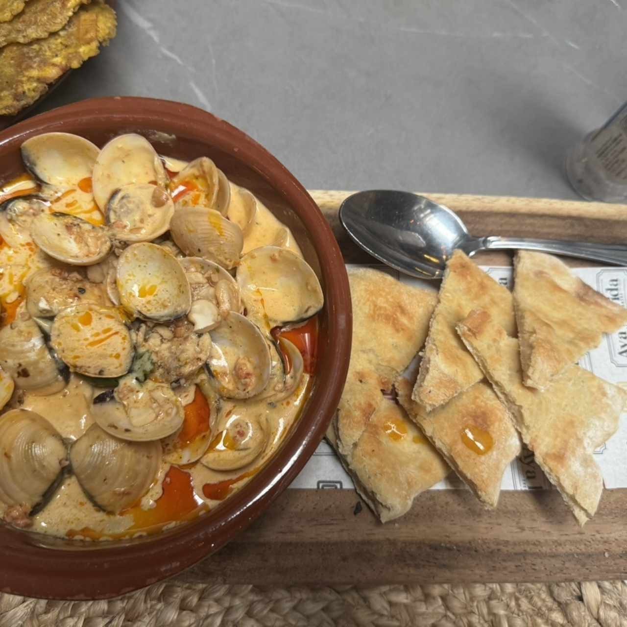 Almejas y Chorizo Tableño Hasta la Guacha