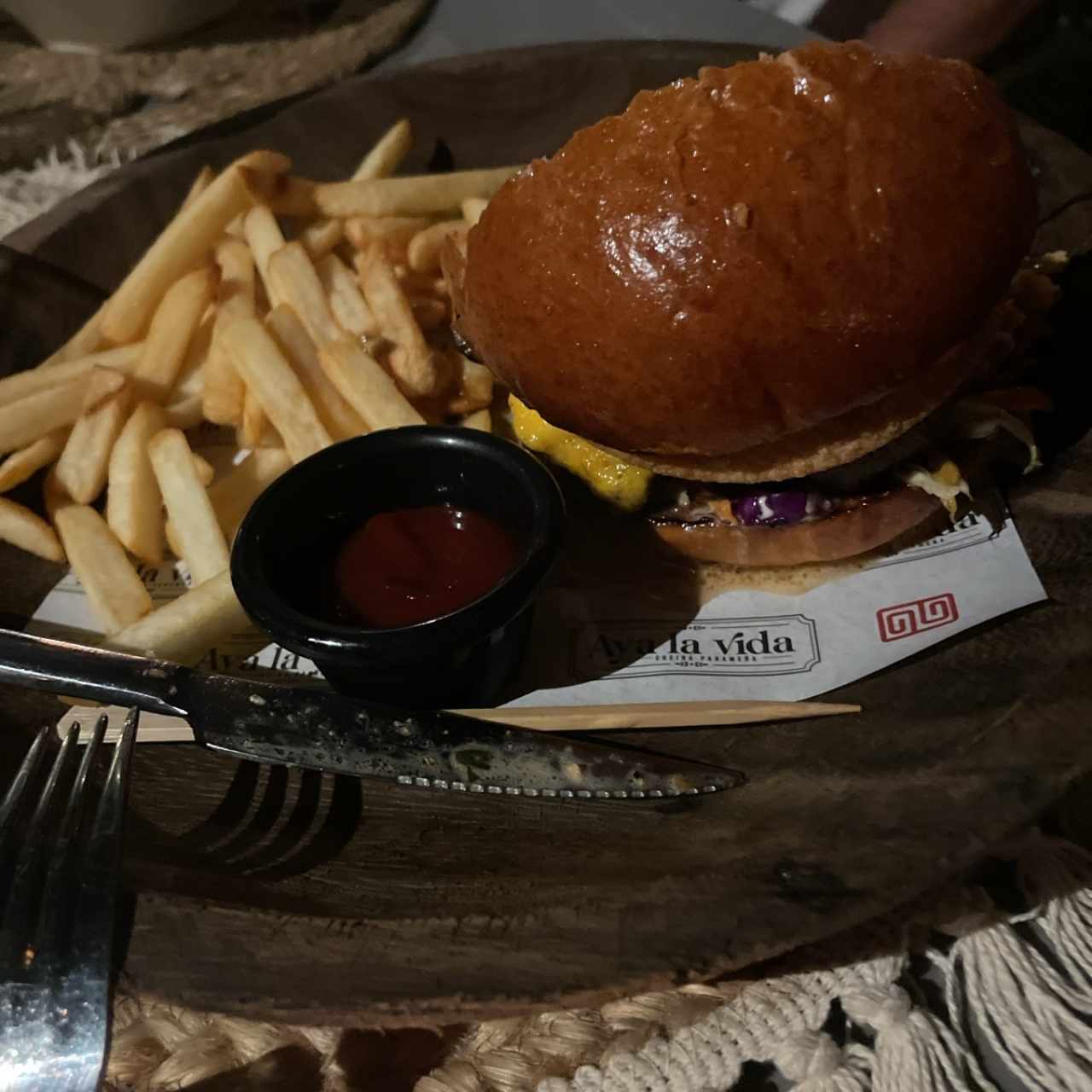 Hamburguesa 10 de Noviembre (GF)