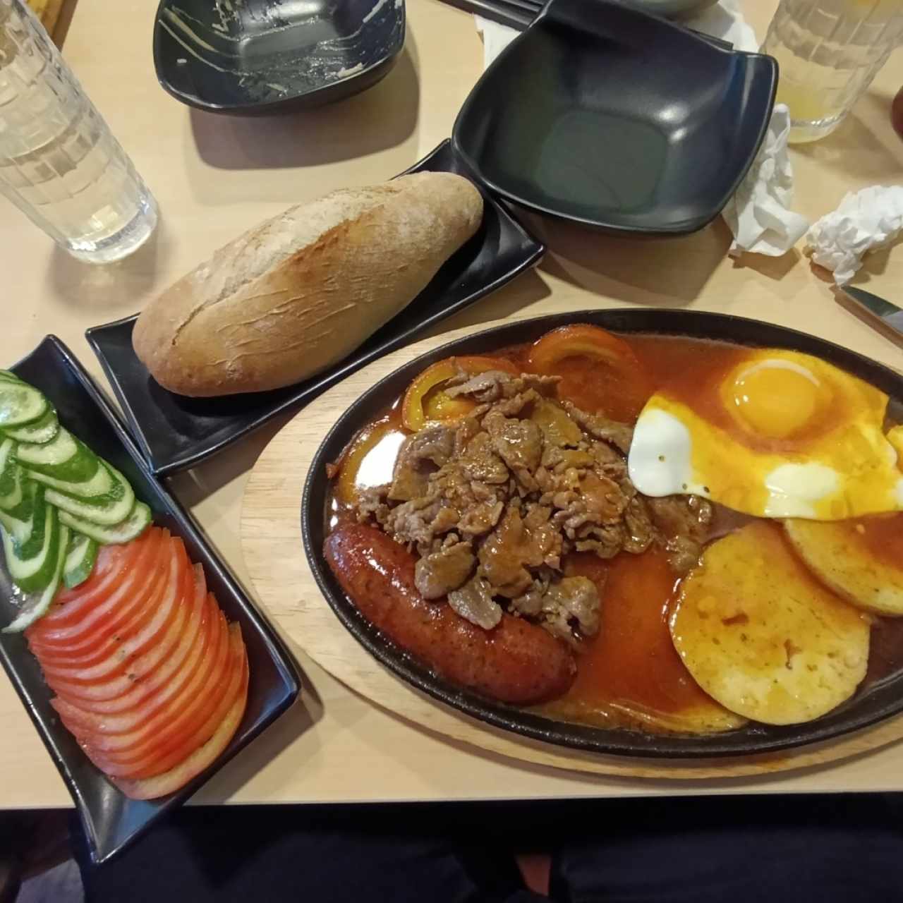 Platos Fuertes - Ban mi Chao