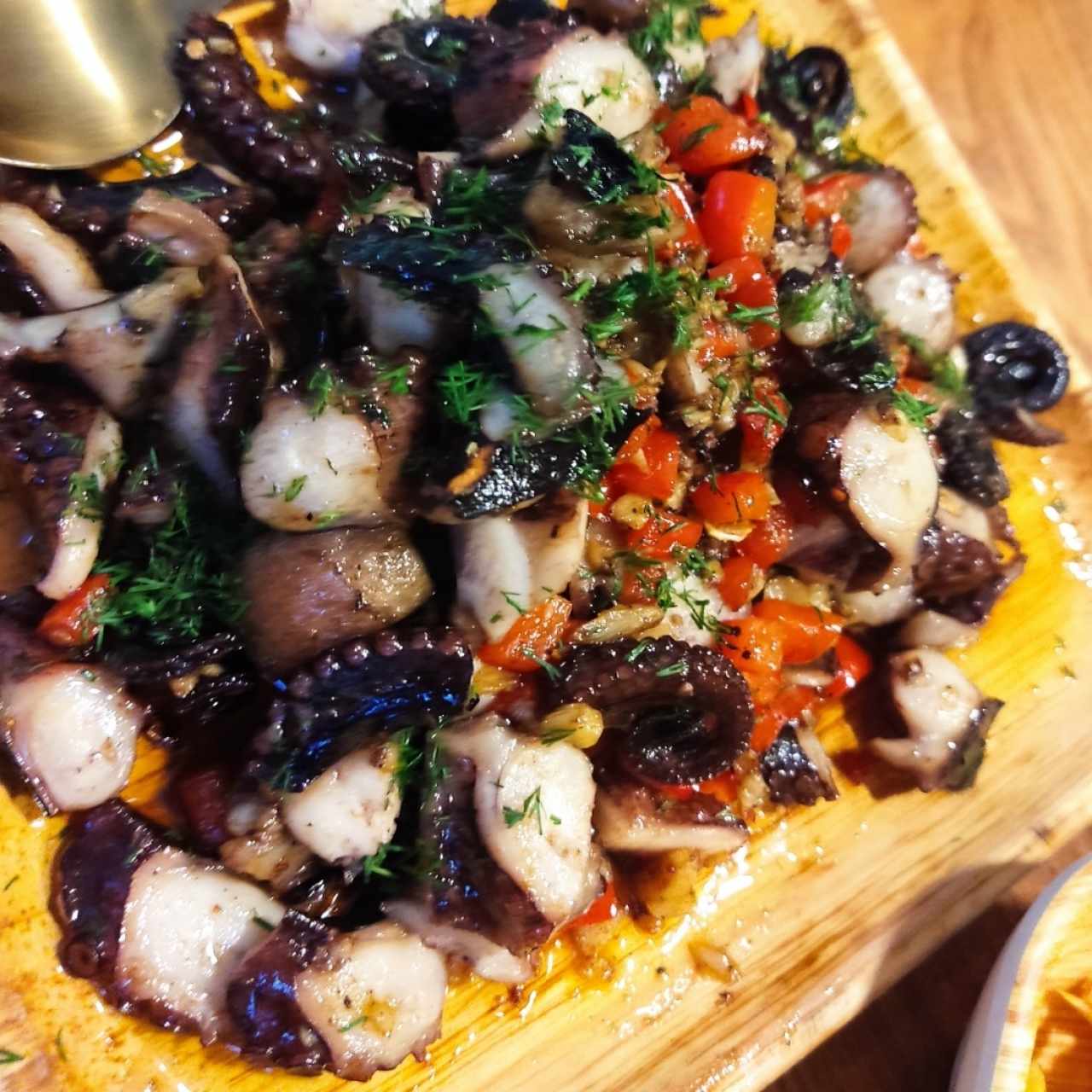 Pulpo bebe Al Ajillo