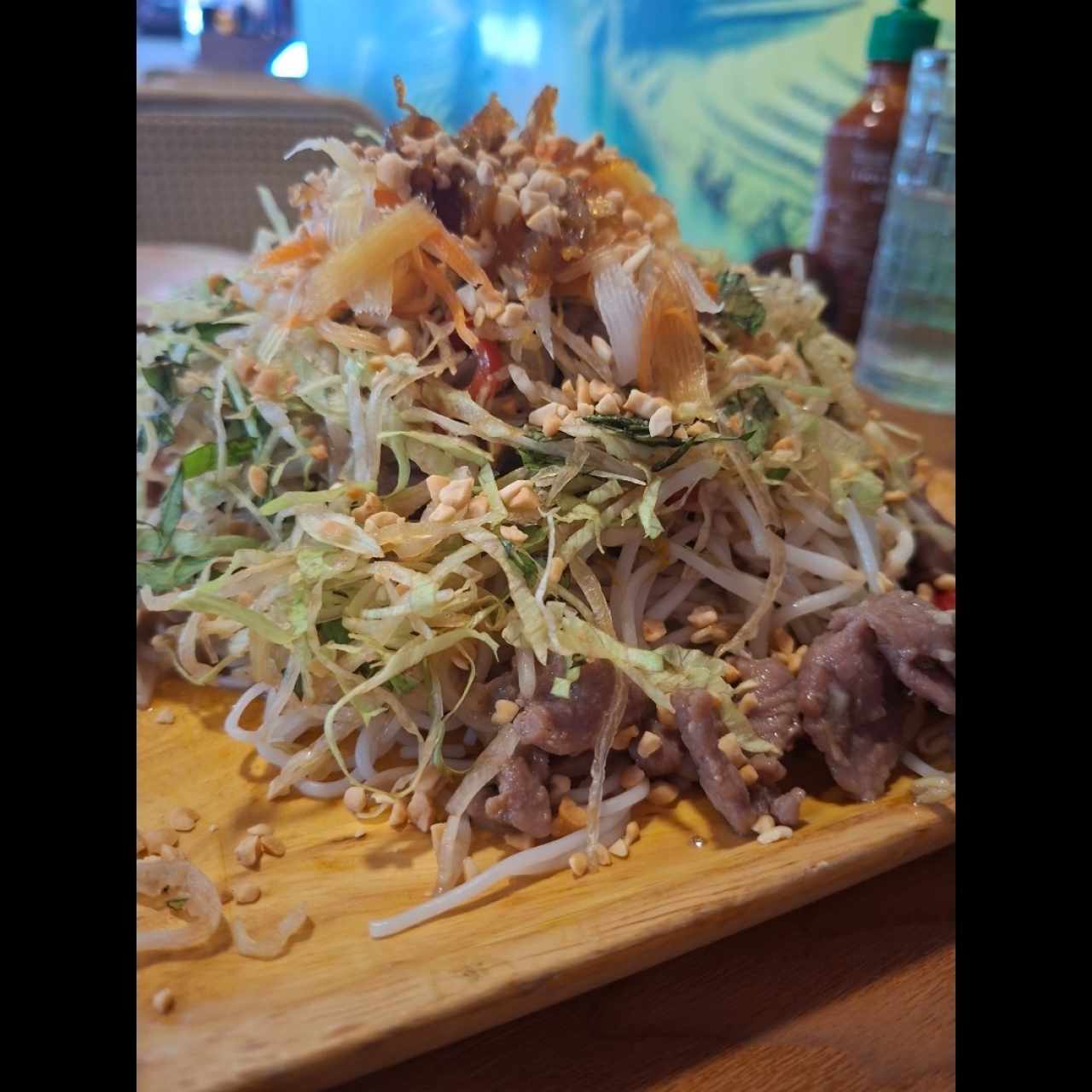 tallarines mixtos con salsa de maní