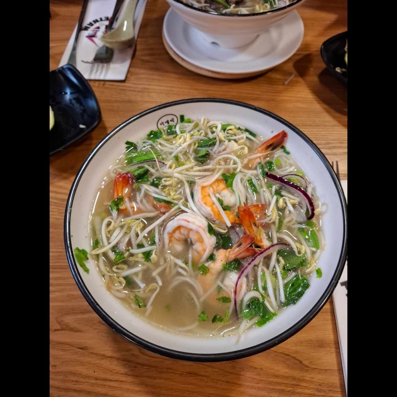 pho de camarones