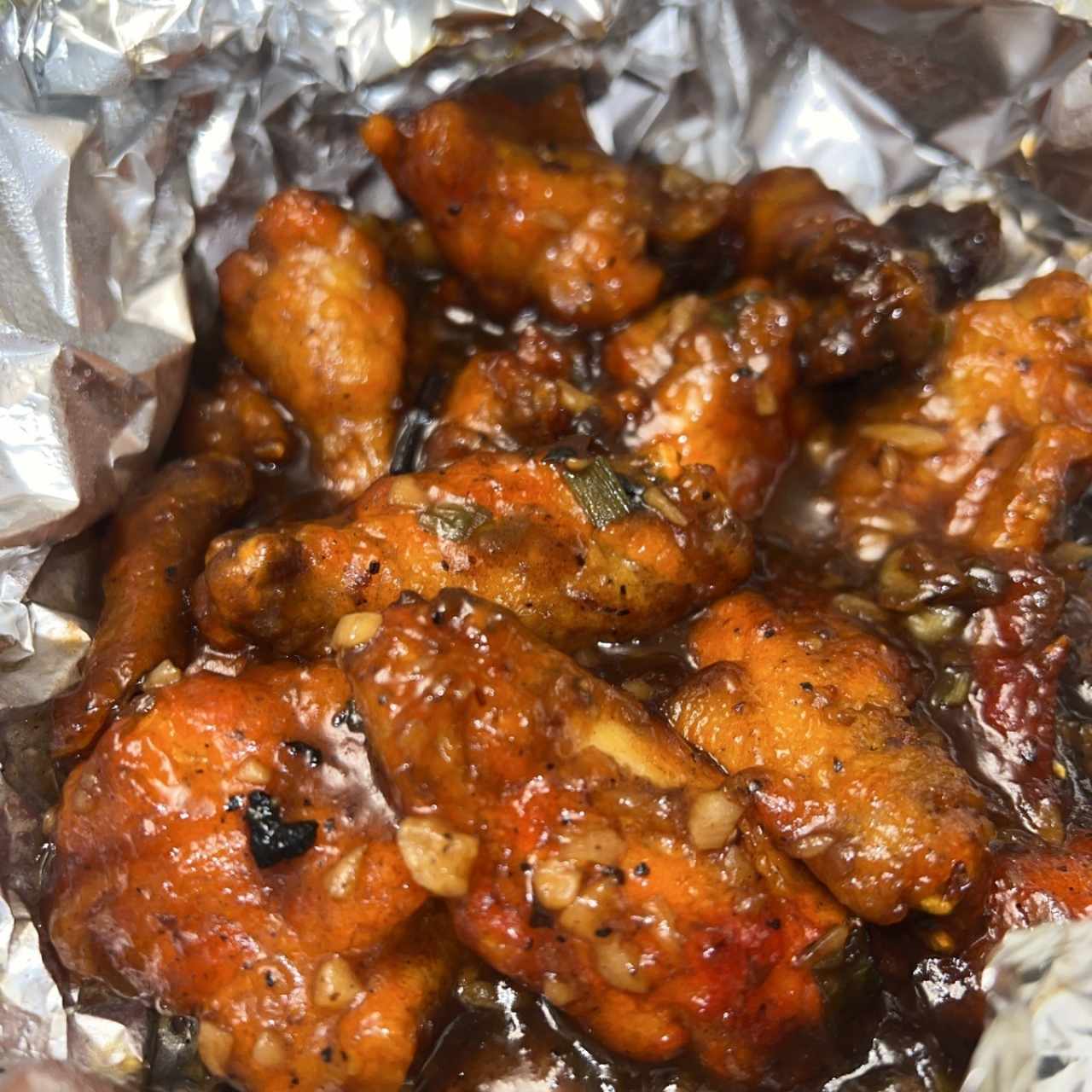 Alitas con salsa de tamarindo