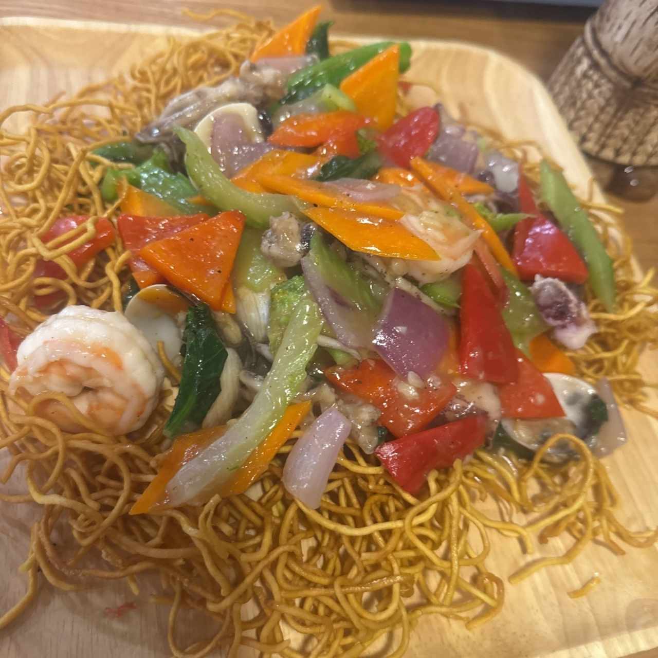 Fideo mixto de mariscos