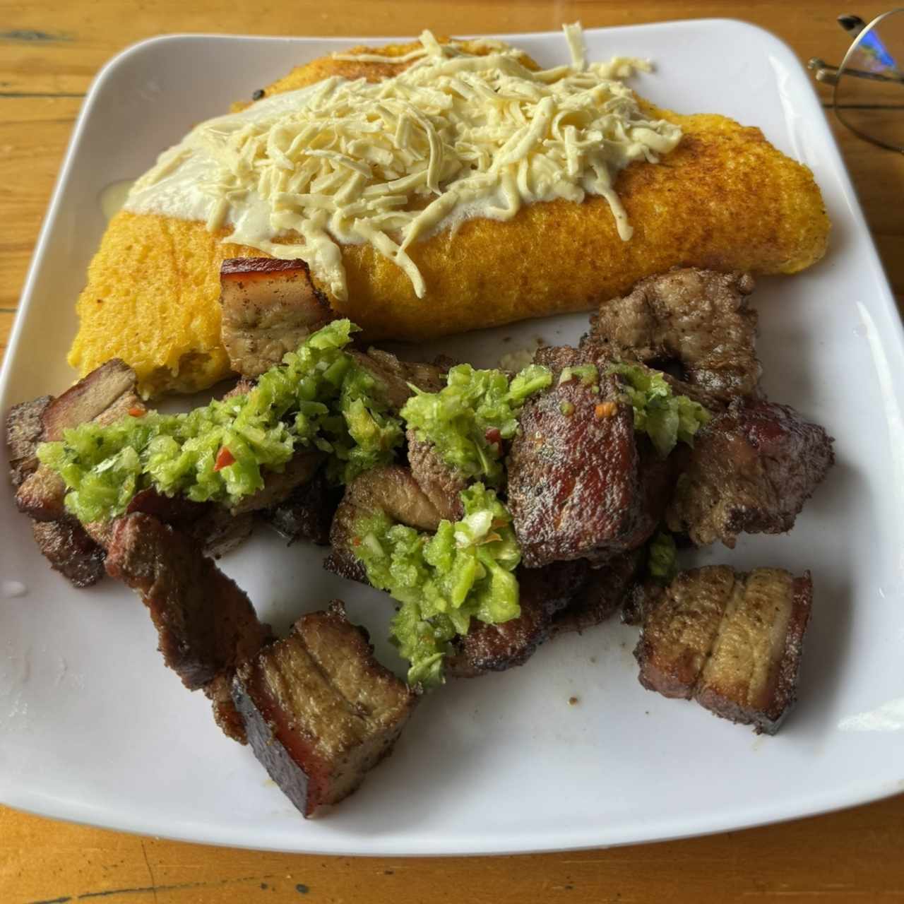 CACHAPA CON QUESO LLANERO Y MIXTO.