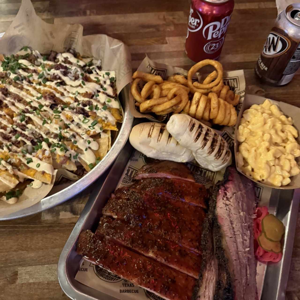 2x2 platter / nachos Brisket