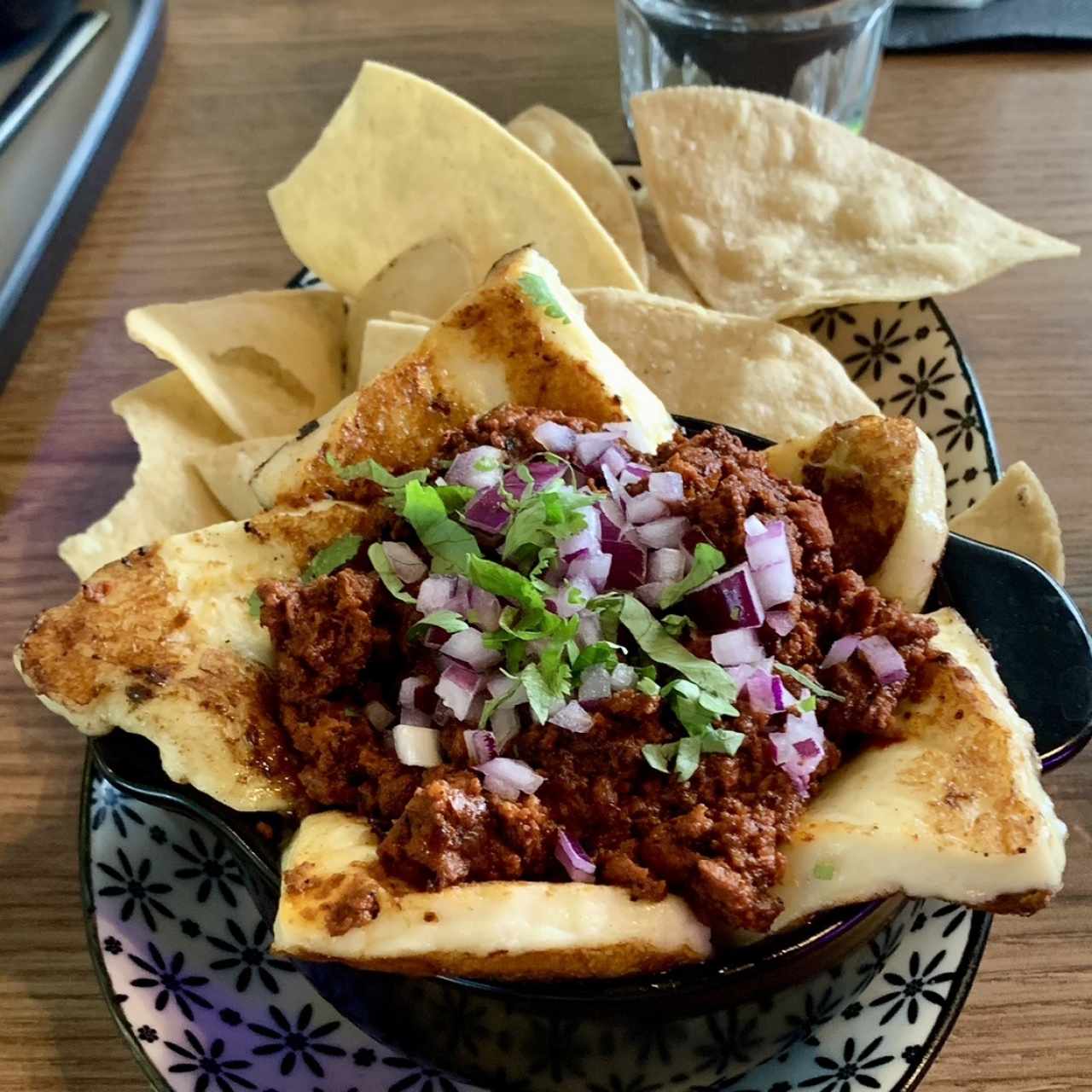 QUESITO ASADO CON LONGANIZA.  Esta muy bueno. 