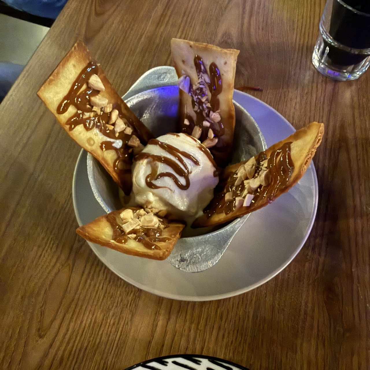 BUÑUELO CON HELADO DE VAINILLA