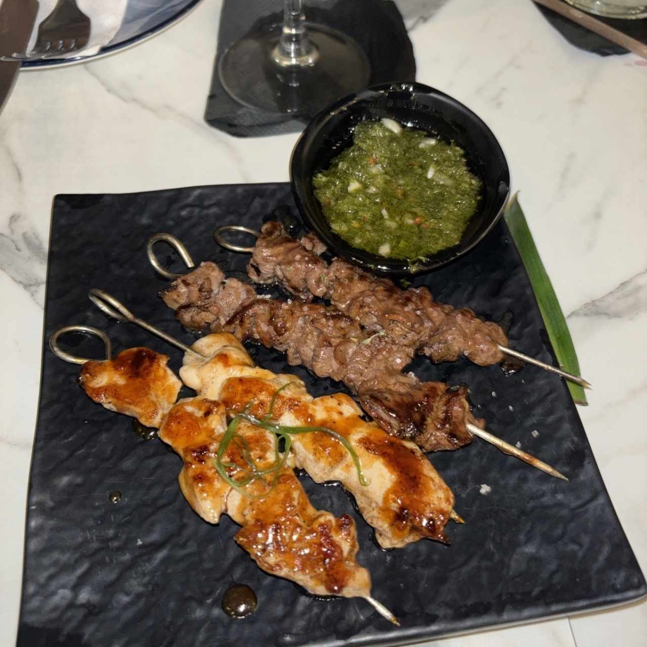 Tapeo - CARNES EN PALITO
