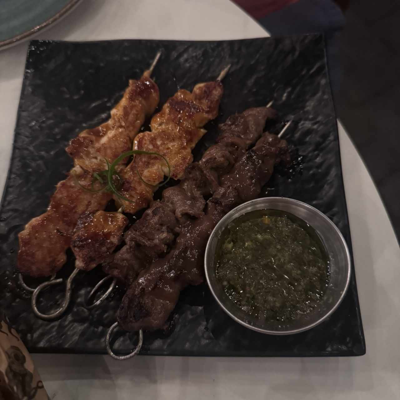 Tapeo - CARNES EN PALITO