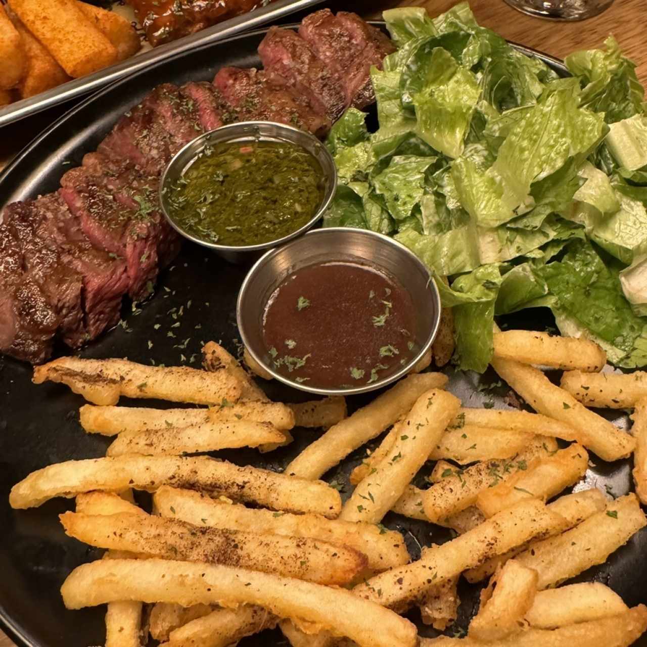 Tapeo - CARNES EN PALITO