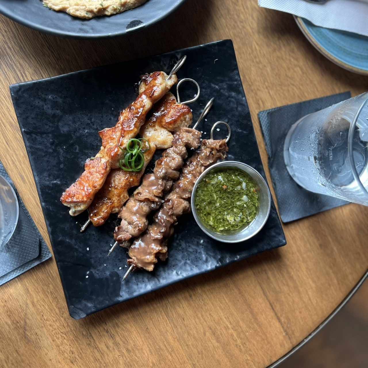 Tapeo - CARNES EN PALITO
