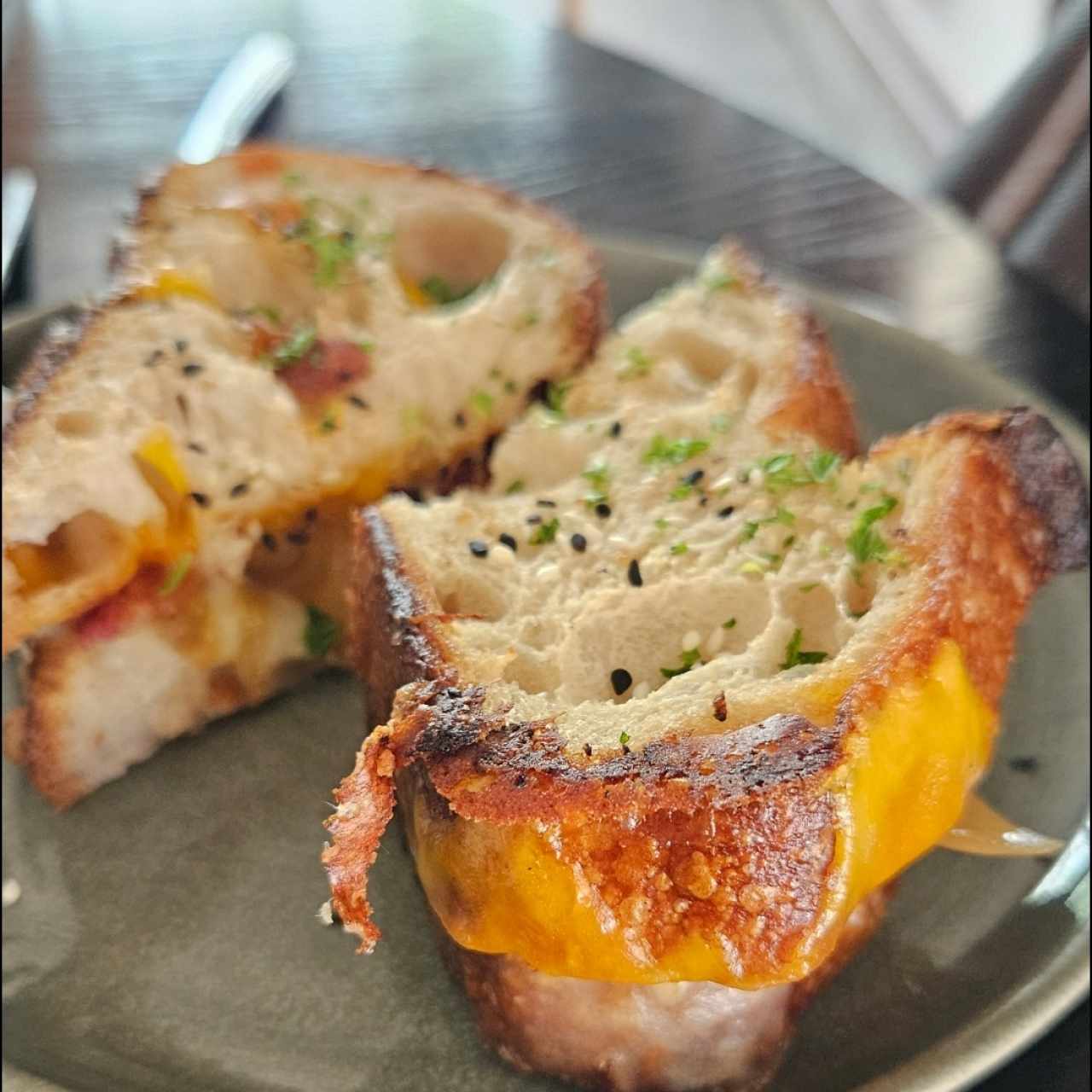 Tartines & Sandwich - Momo Grilled Cheese