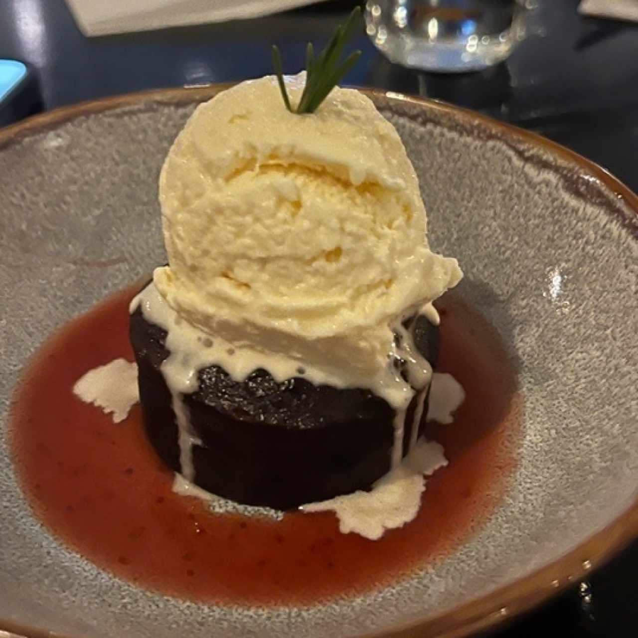 Brownie con helado