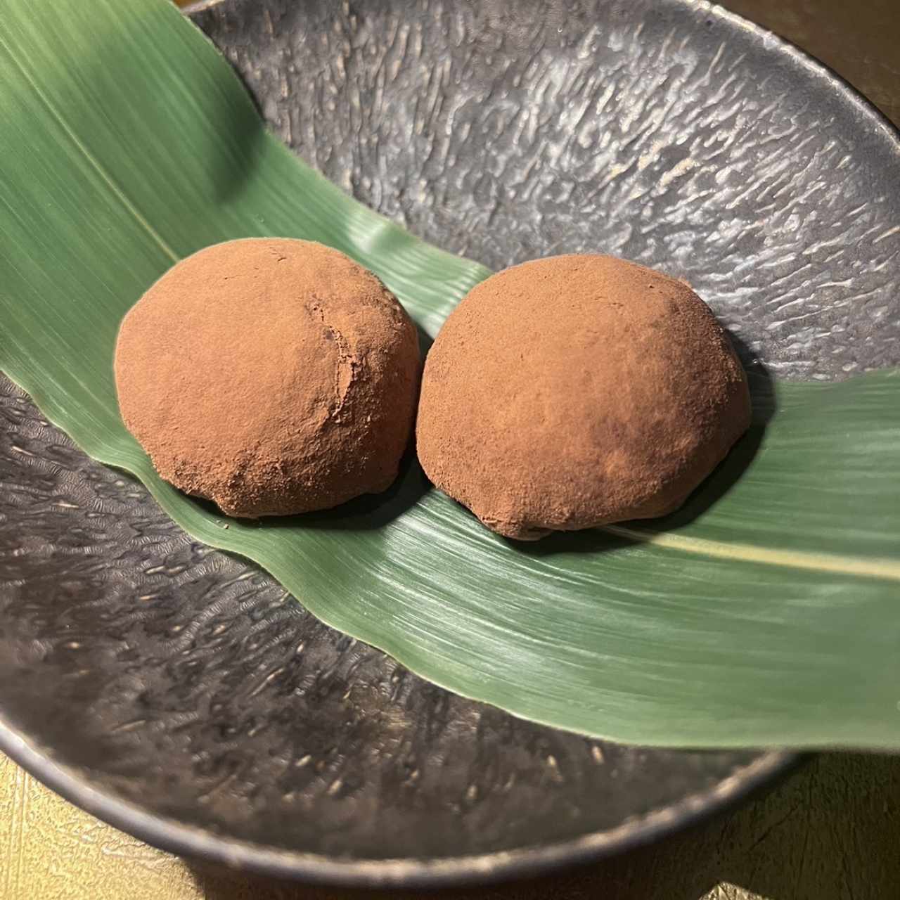 Moochi de cacao y café con pepitas de marañon