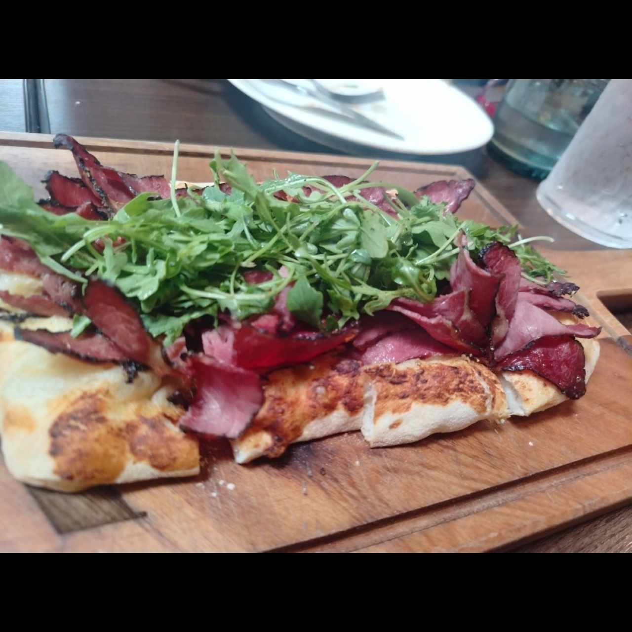Flatbread de Pastrami