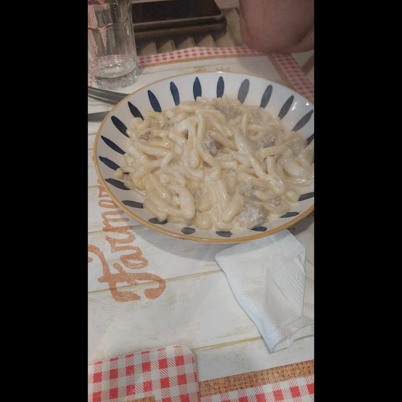 Pasta con salchicha y Gorgonzola 