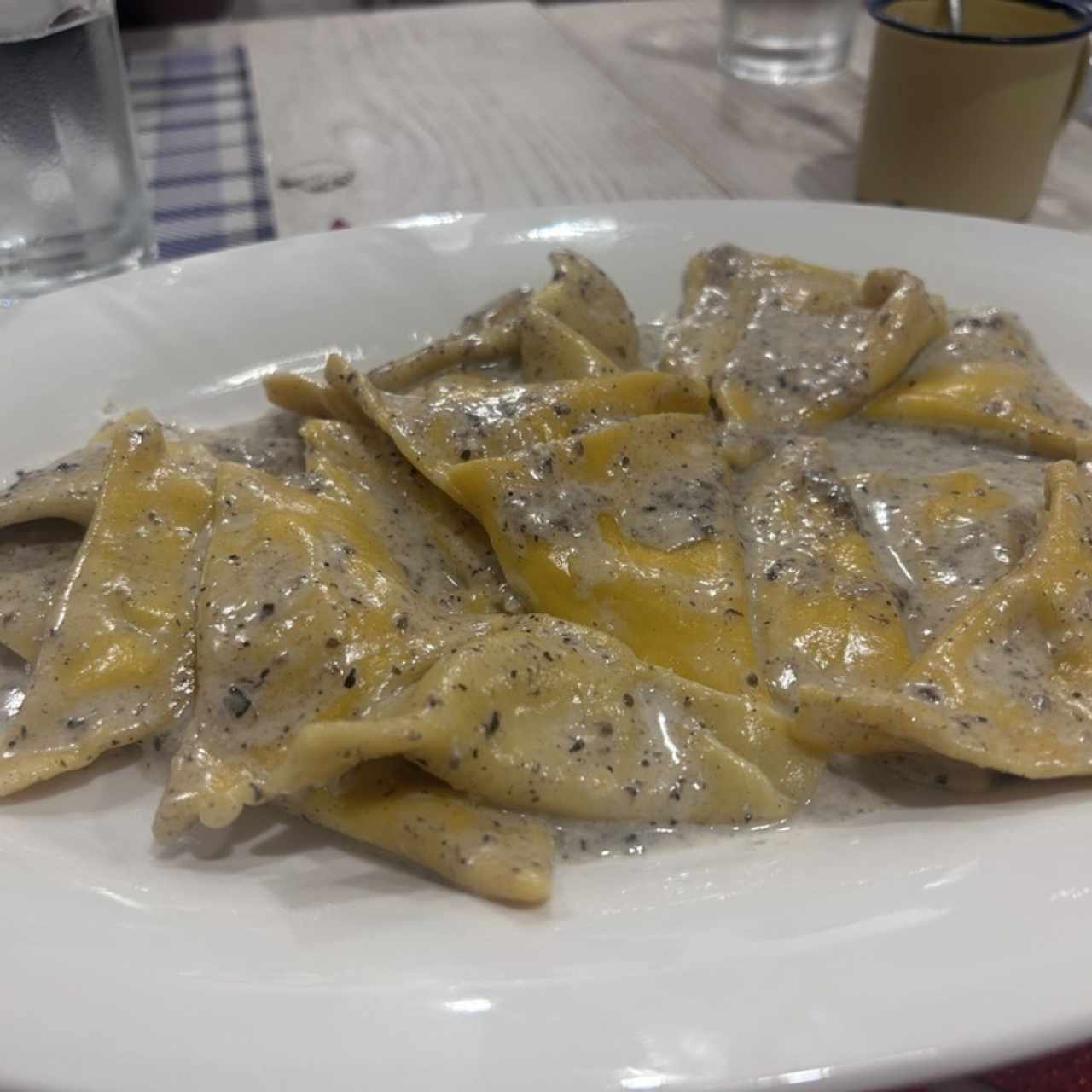 Pasta rellena con trufa