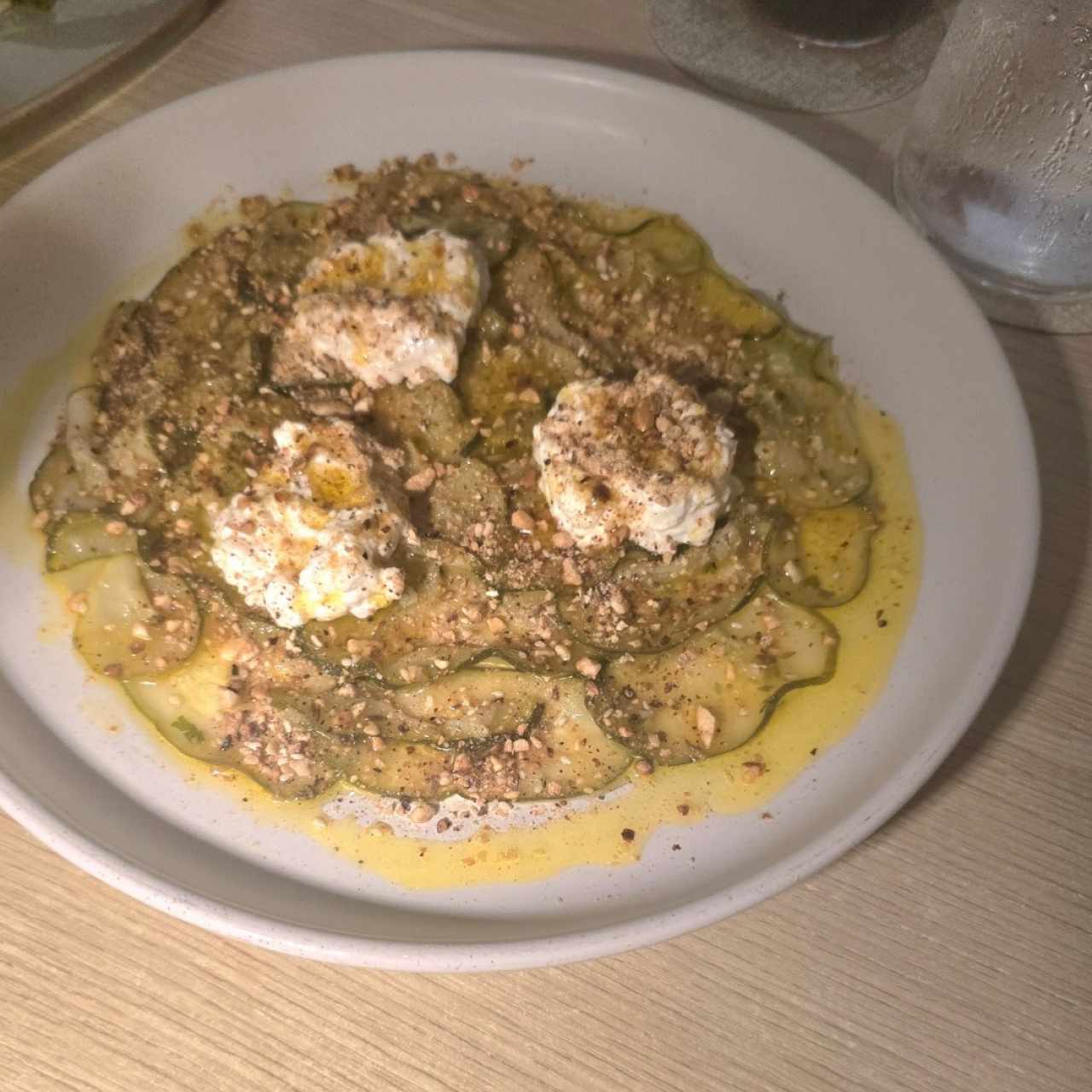 Entradas - Creamy Burrata Salad