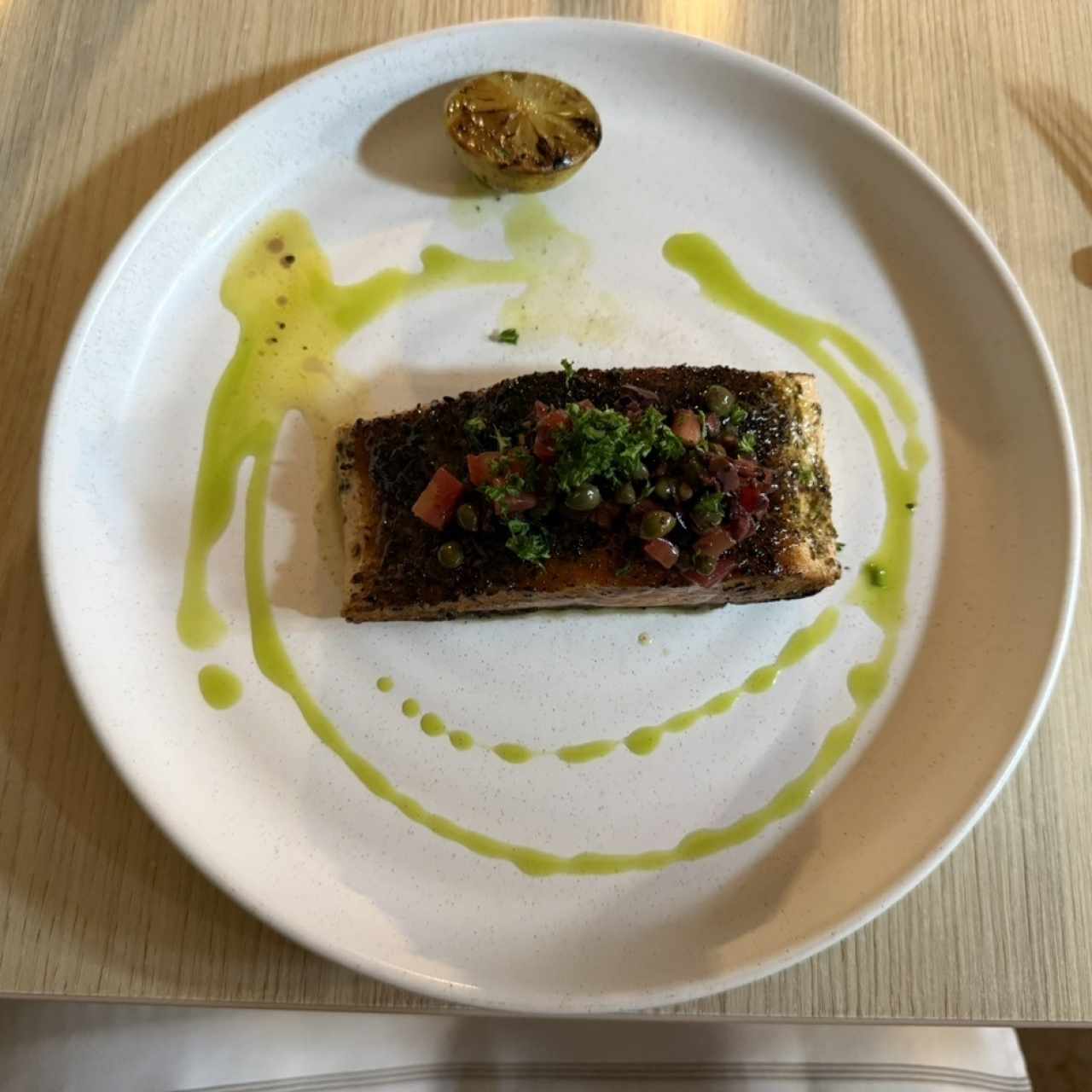 Platos Fuertes - Salmón Mediterráneo