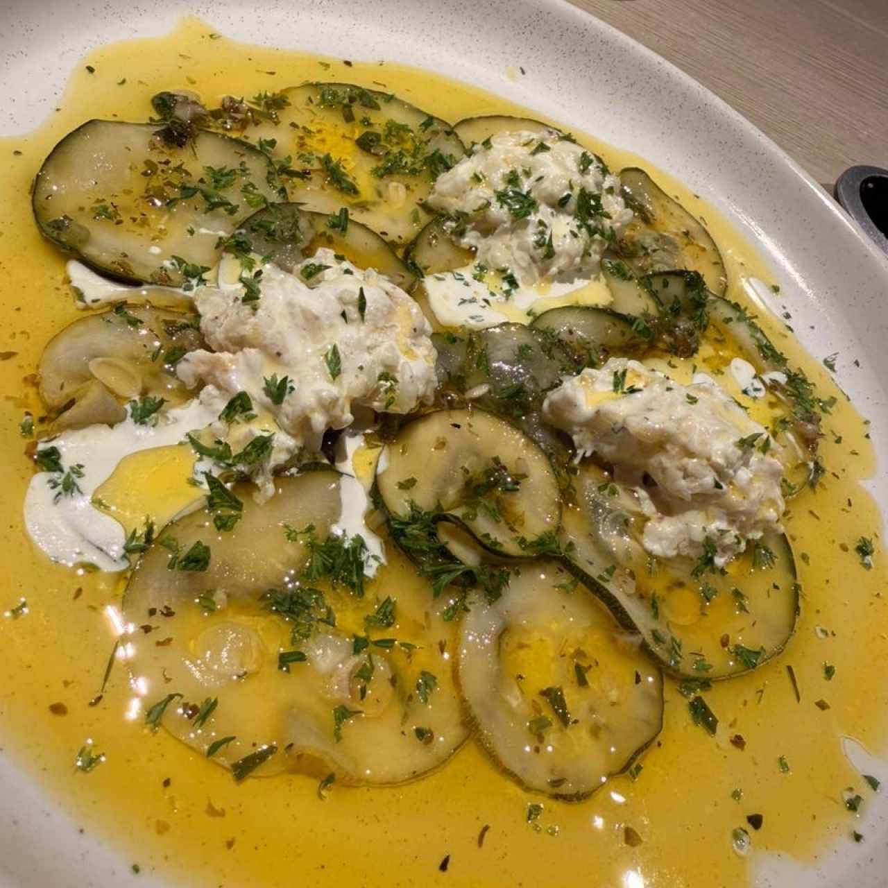 Entradas - Creamy Burrata Salad